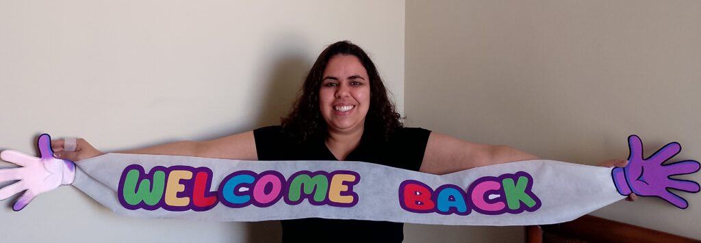 Welcome Back – Hug - purple