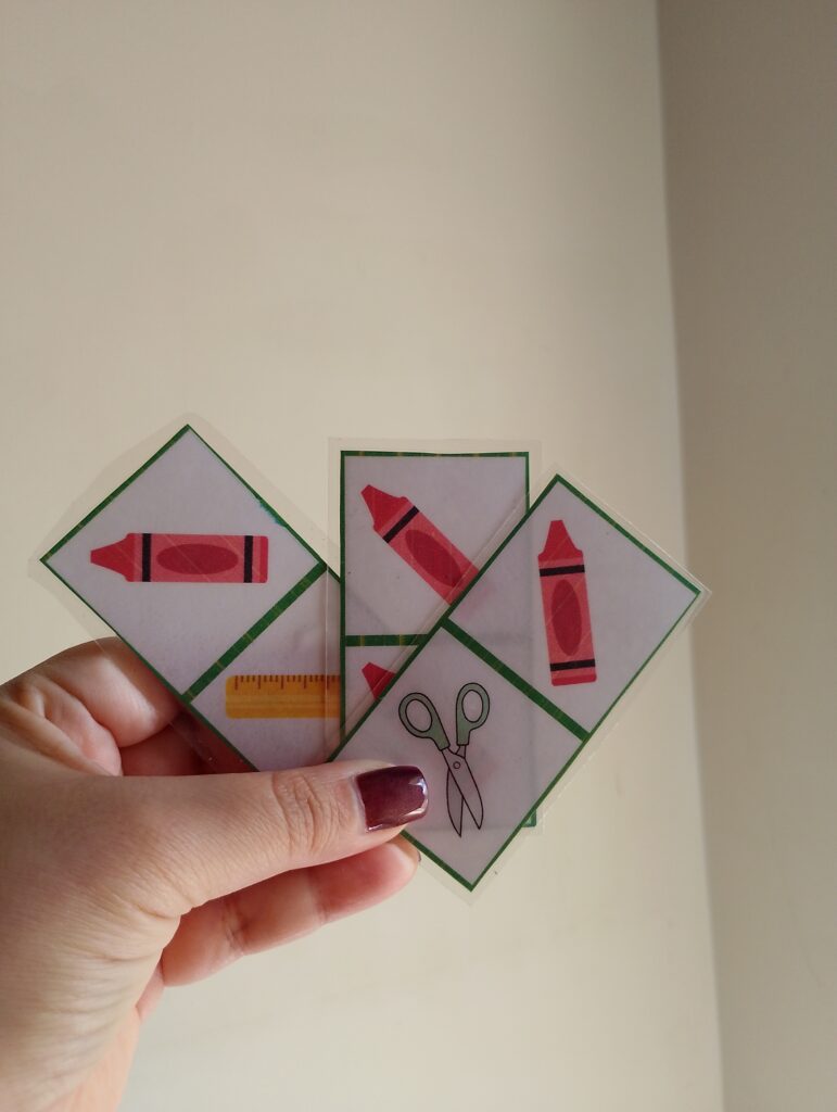 School Objects – Dominó